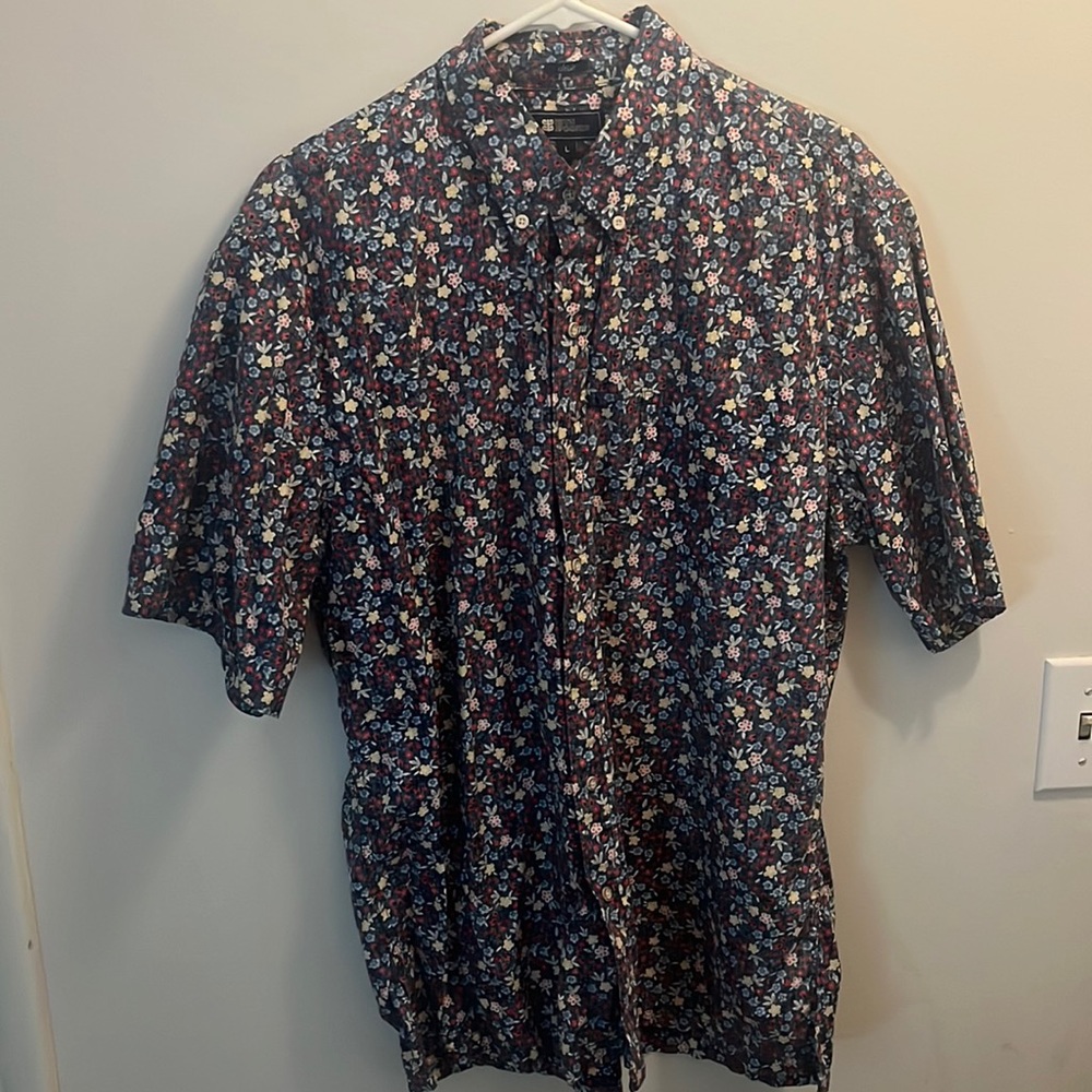 Reyn Spooner Floral Size L